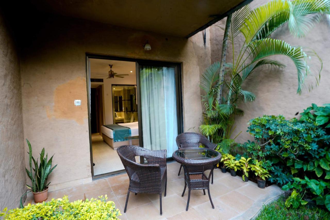The Corinthians Resort And Club Púna Exteriér fotografie A room at the resort