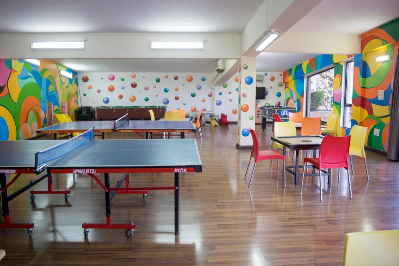 The Corinthians Resort And Club Púna Exteriér fotografie The table tennis room