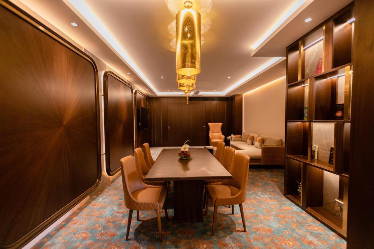 The Corinthians Resort And Club Púna Exteriér fotografie The interior of the Presidential Suite