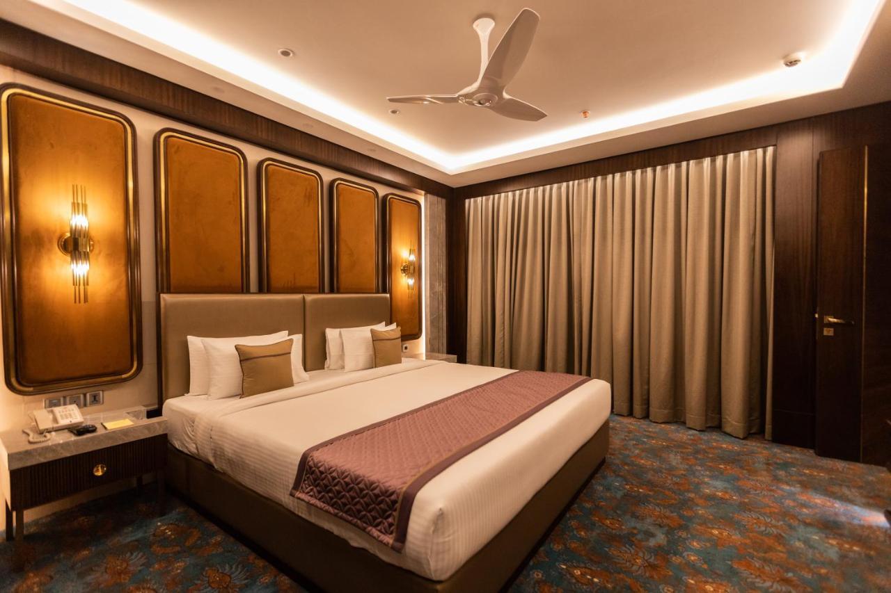 The Corinthians Resort And Club Púna Exteriér fotografie Suite room at The Park, Navi Mumbai