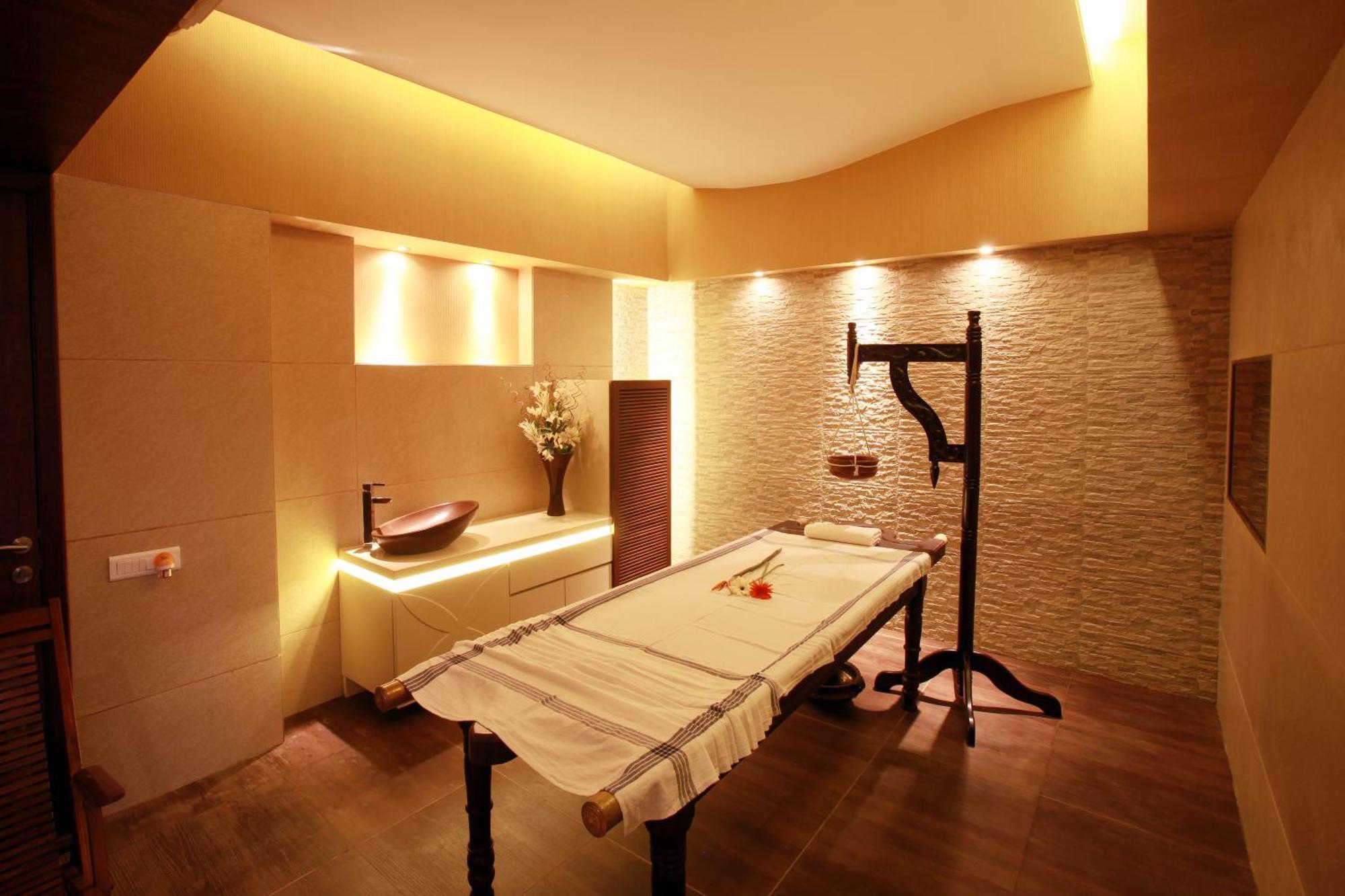 The Corinthians Resort And Club Púna Exteriér fotografie Ayurvedic treatment room