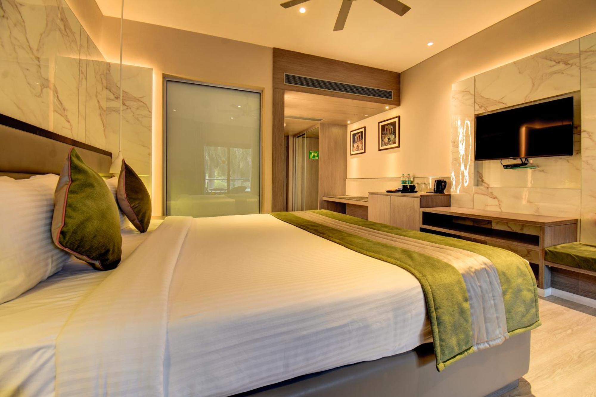 The Corinthians Resort And Club Púna Exteriér fotografie Deluxe Room